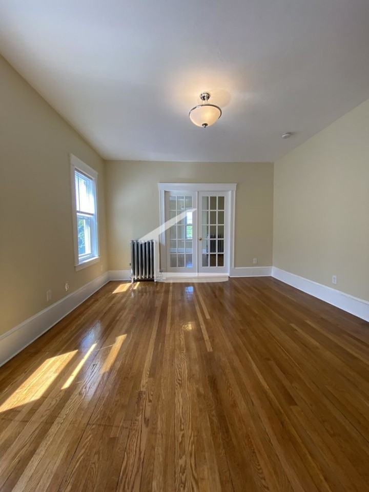 301 Tappan St - Photo 3 of 7