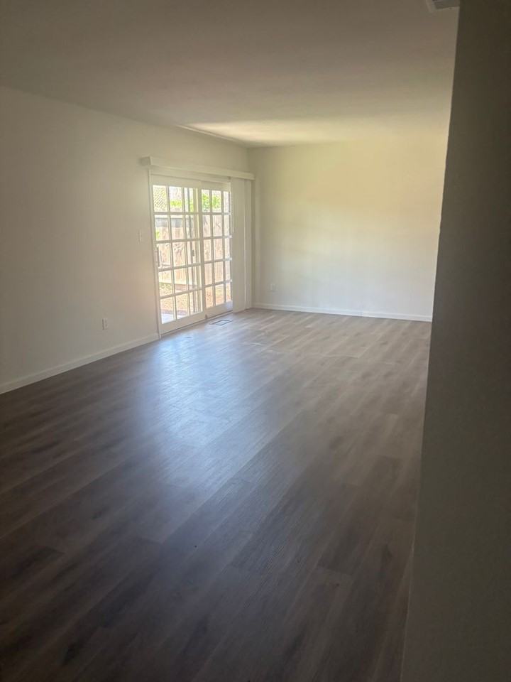 2029 Venus Dr - Photo 4 of 9