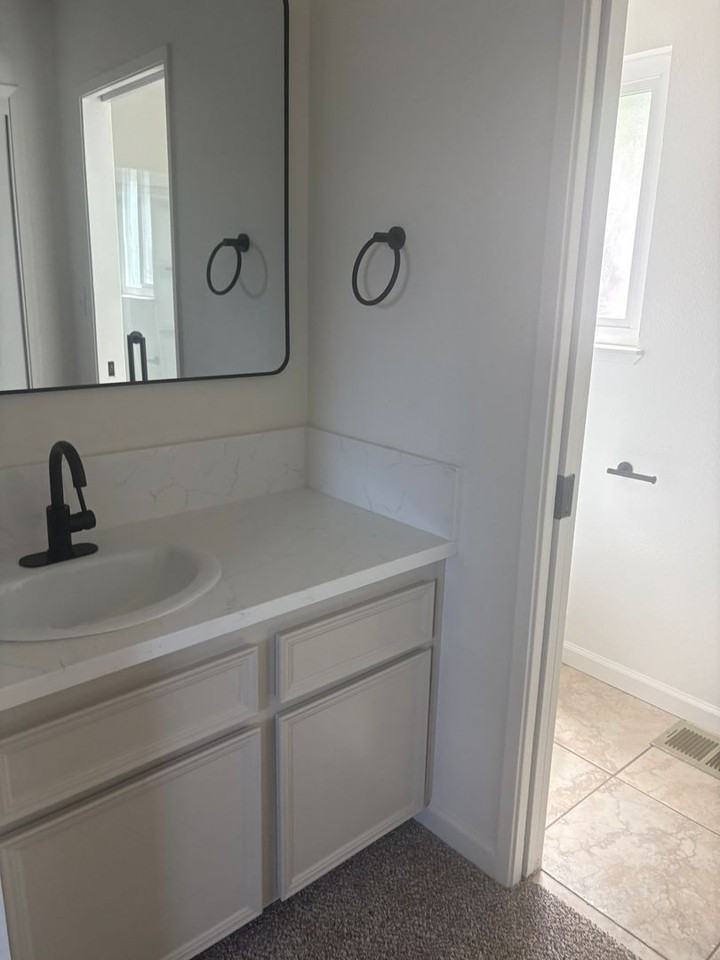 2029 Venus Dr - Photo 6 of 9