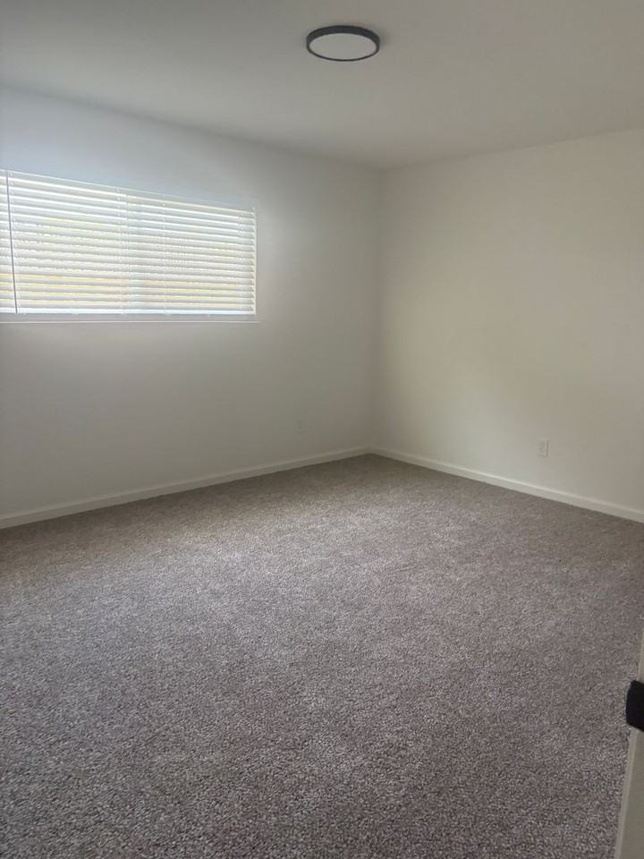 2029 Venus Dr - Photo 7 of 9