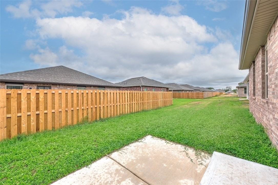 2031 Bluebonnet Ln - Photo 4 of 5