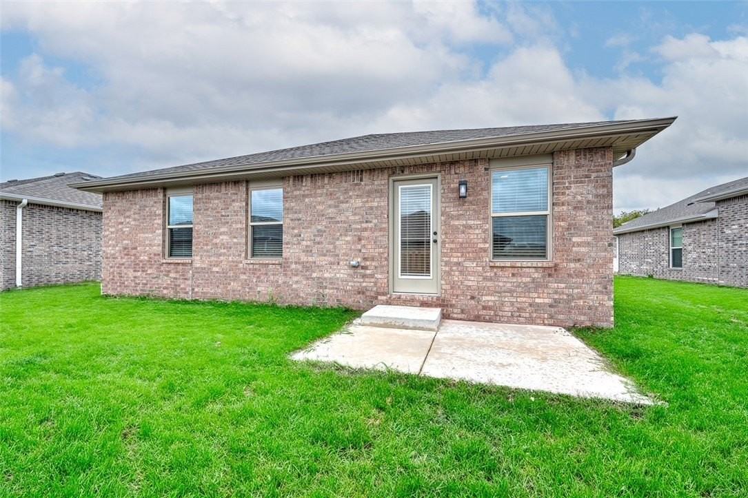 2031 Bluebonnet Ln - Photo 5 of 5