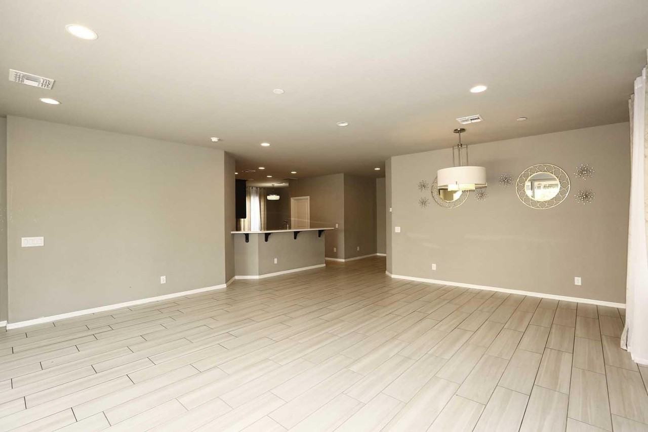 4430 E Angela Dr - Photo 5 of 29