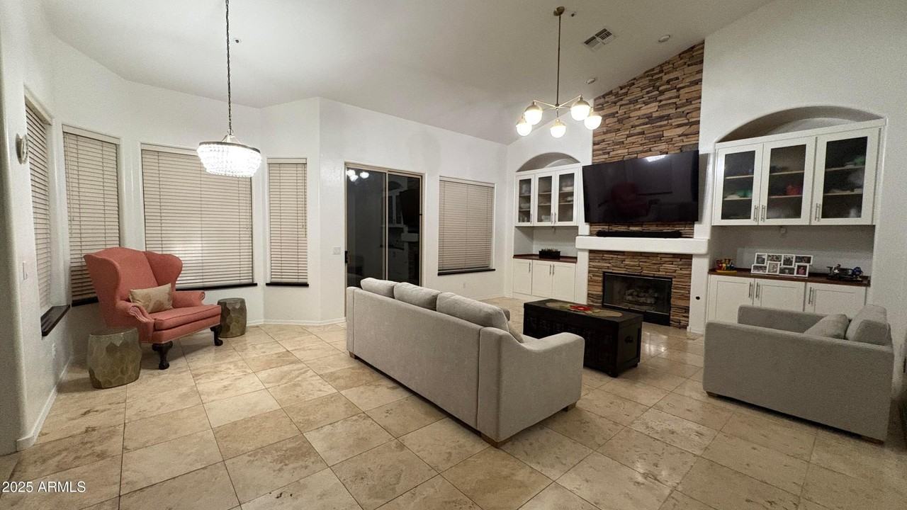 13980 E Kalil Dr - Photo 2 of 30