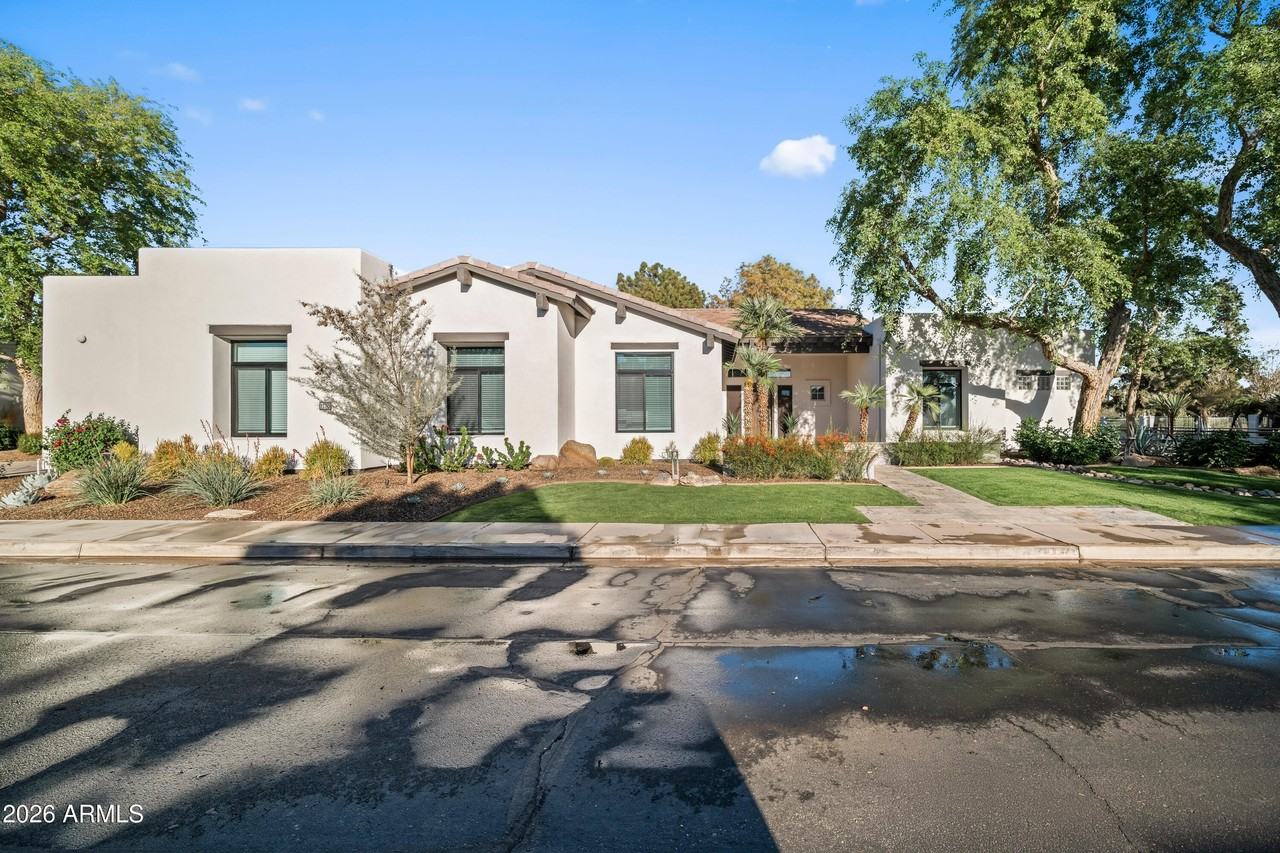 11785 N 83rd Pl - Photo 2 of 34