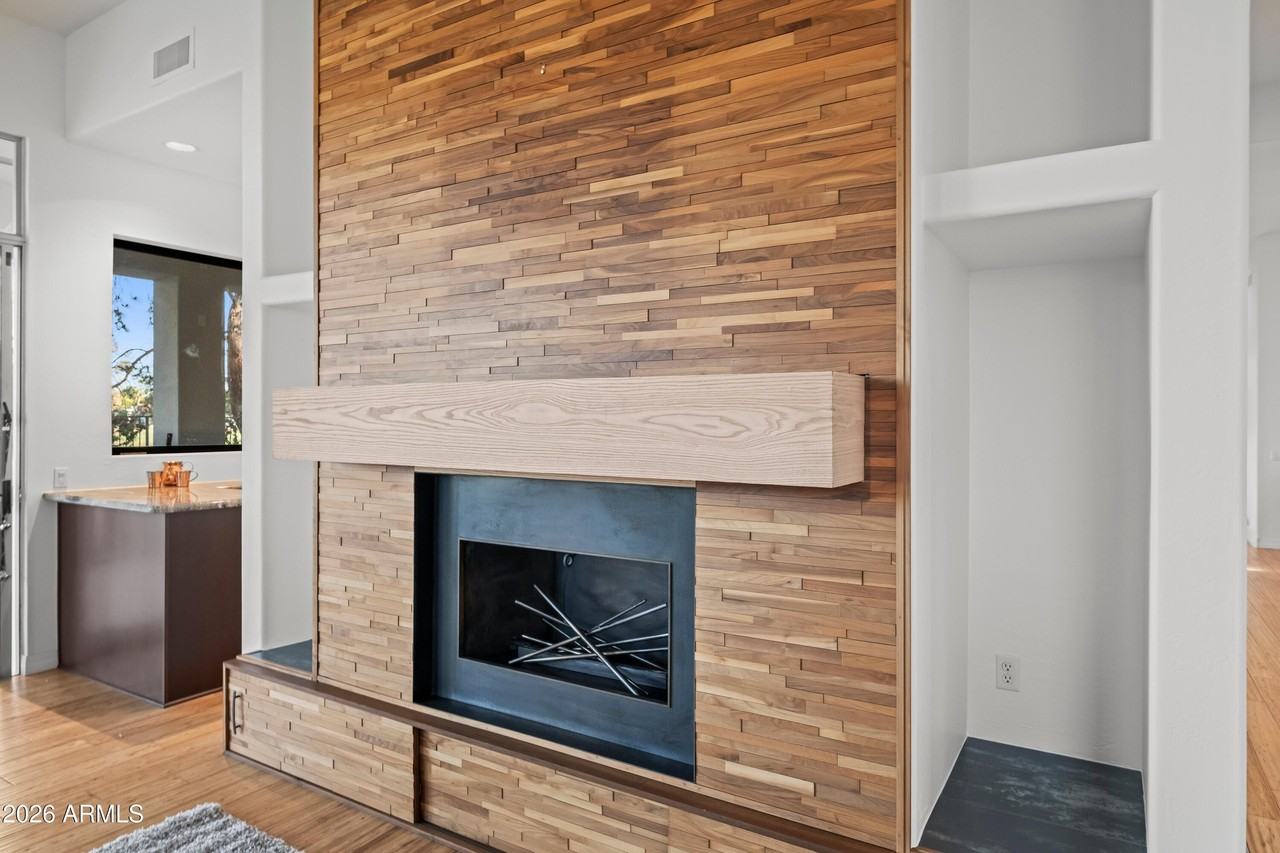 11785 N 83rd Pl - Photo 4 of 34