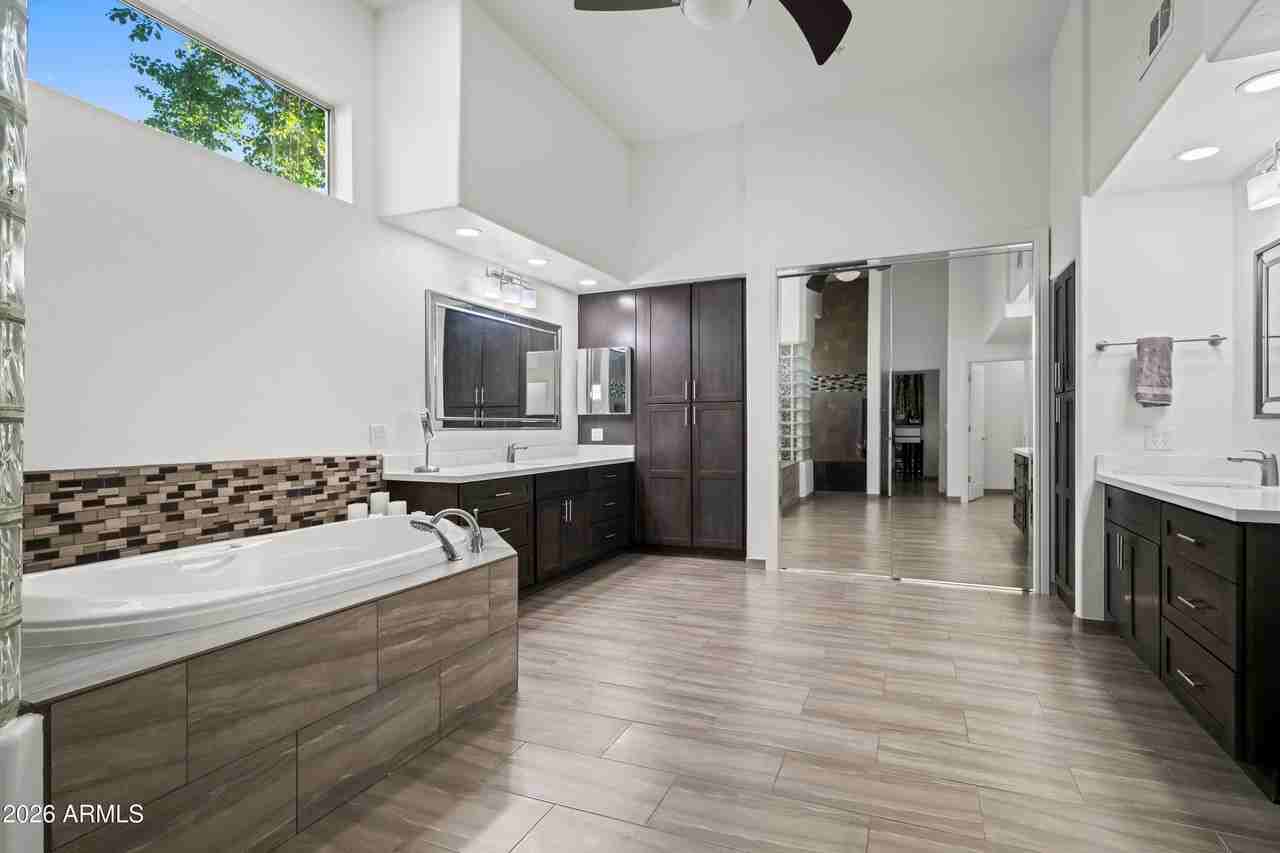 11785 N 83rd Pl - Photo 6 of 34