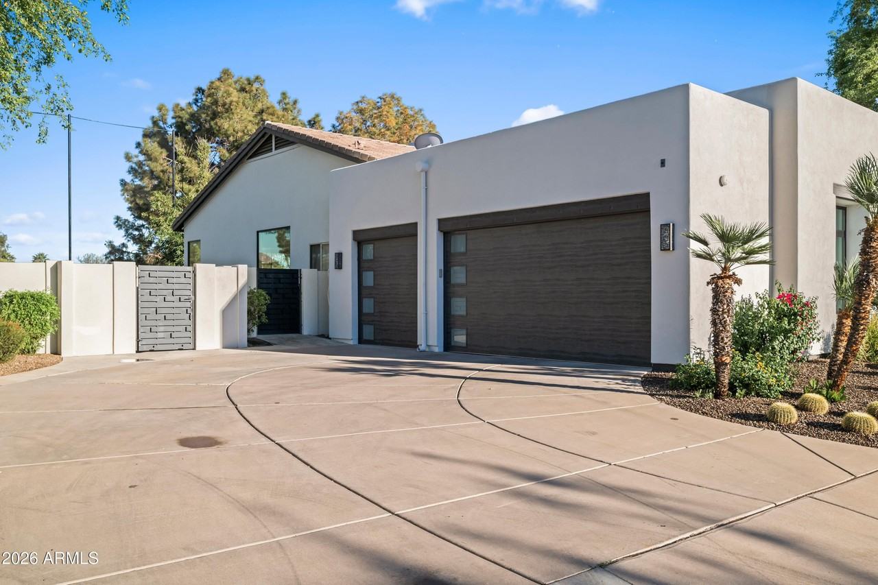 11785 N 83rd Pl - Photo 7 of 34