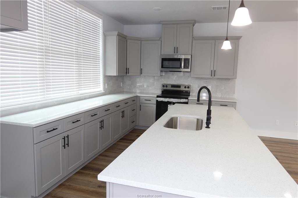 2156 Big River St - Photo 4 of 31