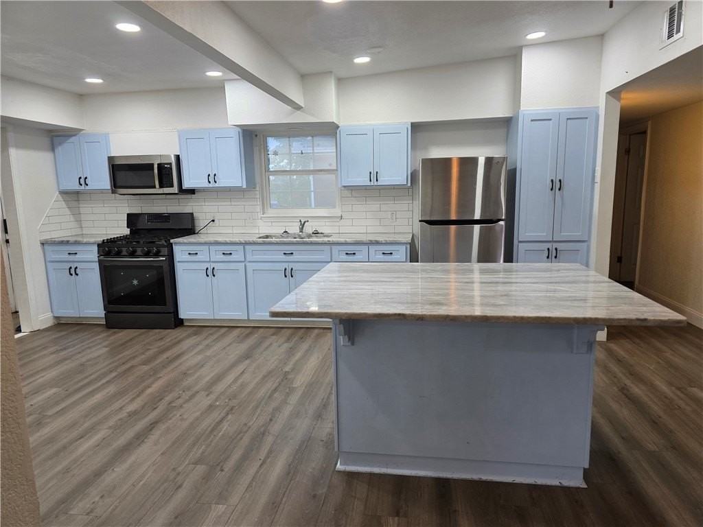 3802 Marion St - Photo 3 of 18