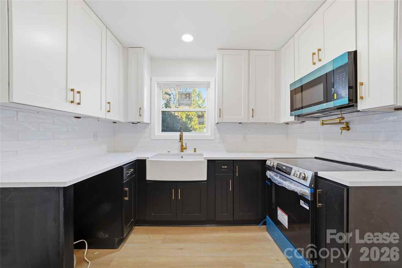 1320 Anderson St - Photo 7 of 13