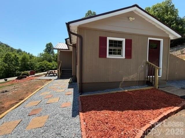 3262 Nix Creek Rd - Photo 2 of 7