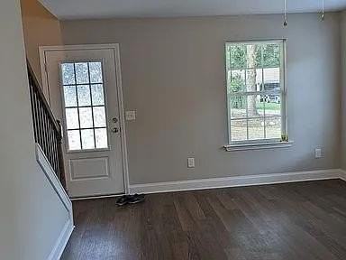 1660 Meadow Lark Ln - Photo 4 of 13