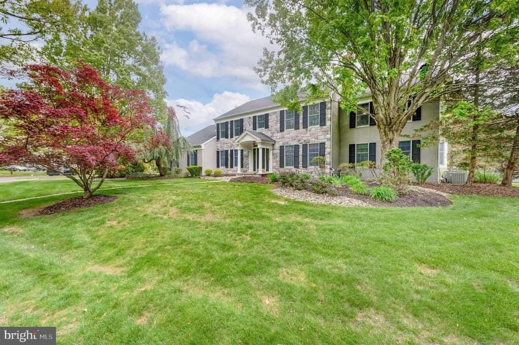 42 Ellsworth Dr - Photo 2 of 50