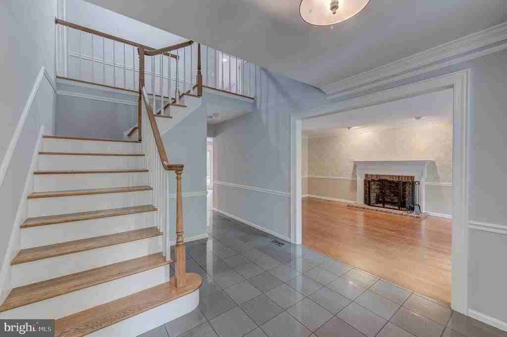 42 Ellsworth Dr - Photo 6 of 50