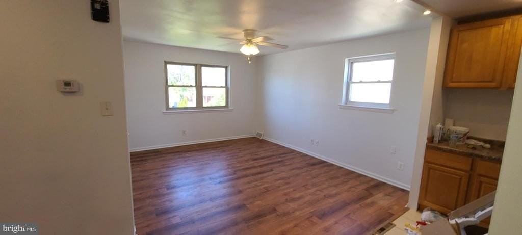 9403 Lansford St - Photo 5 of 25