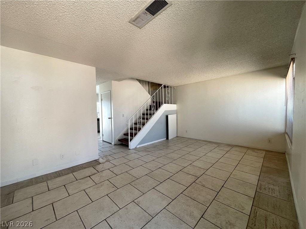 3904 Blackford Pl - Photo 5 of 41