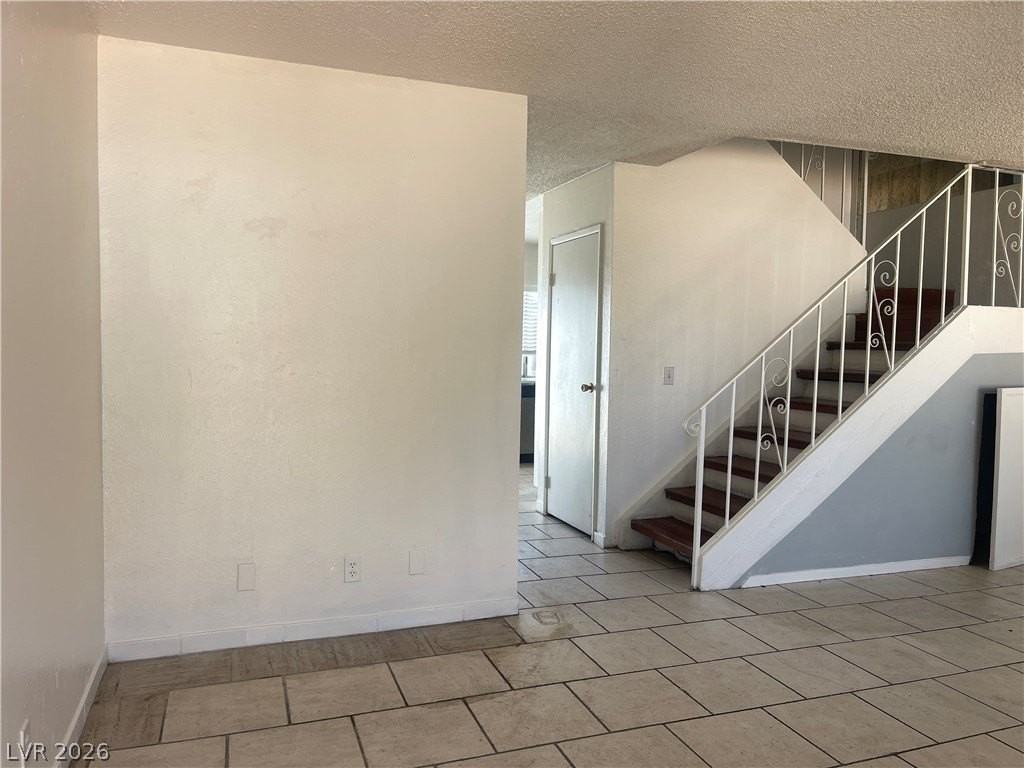 3904 Blackford Pl - Photo 7 of 41