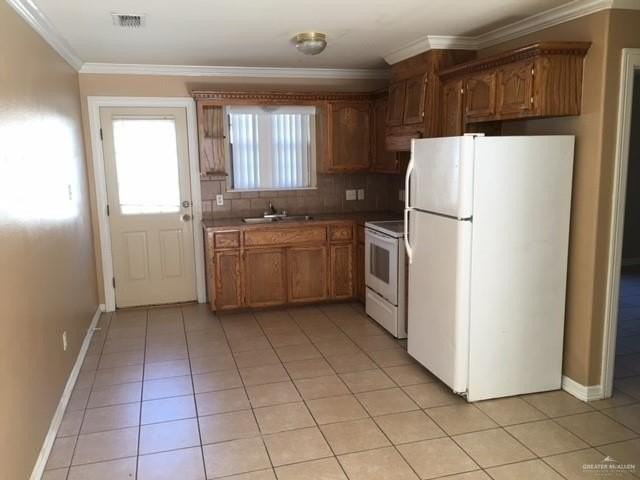 1300 E Quail St - Photo 3 of 11