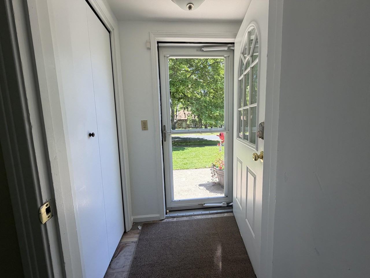 731 Jenks Blvd - Photo 2 of 16