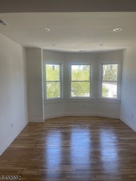 163 N Park St - Photo 3 of 5