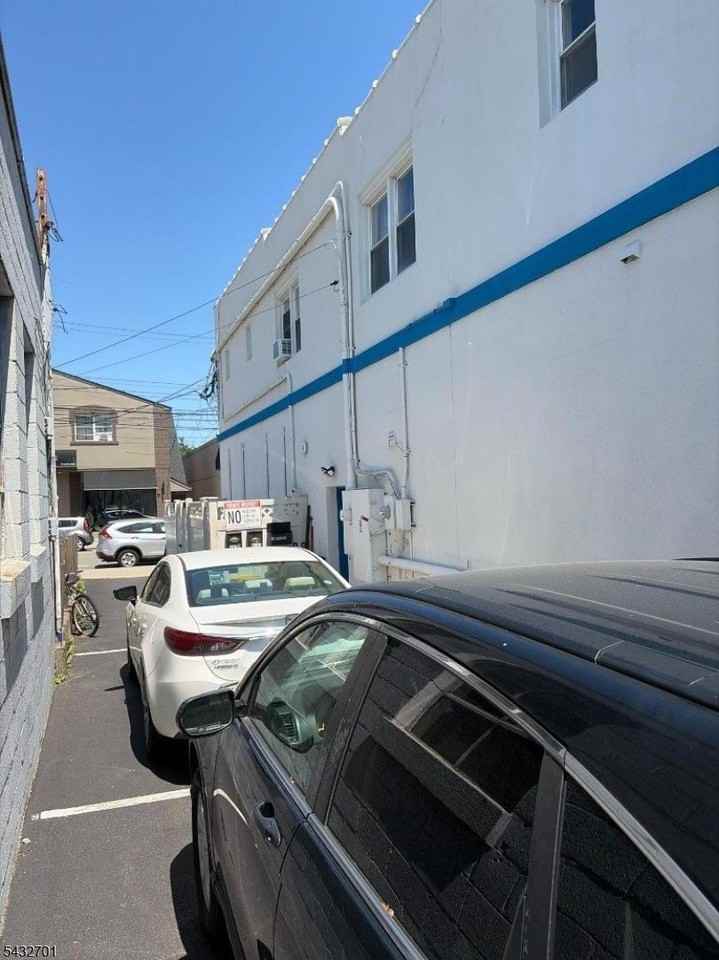 188 Main St - Photo 2 of 11