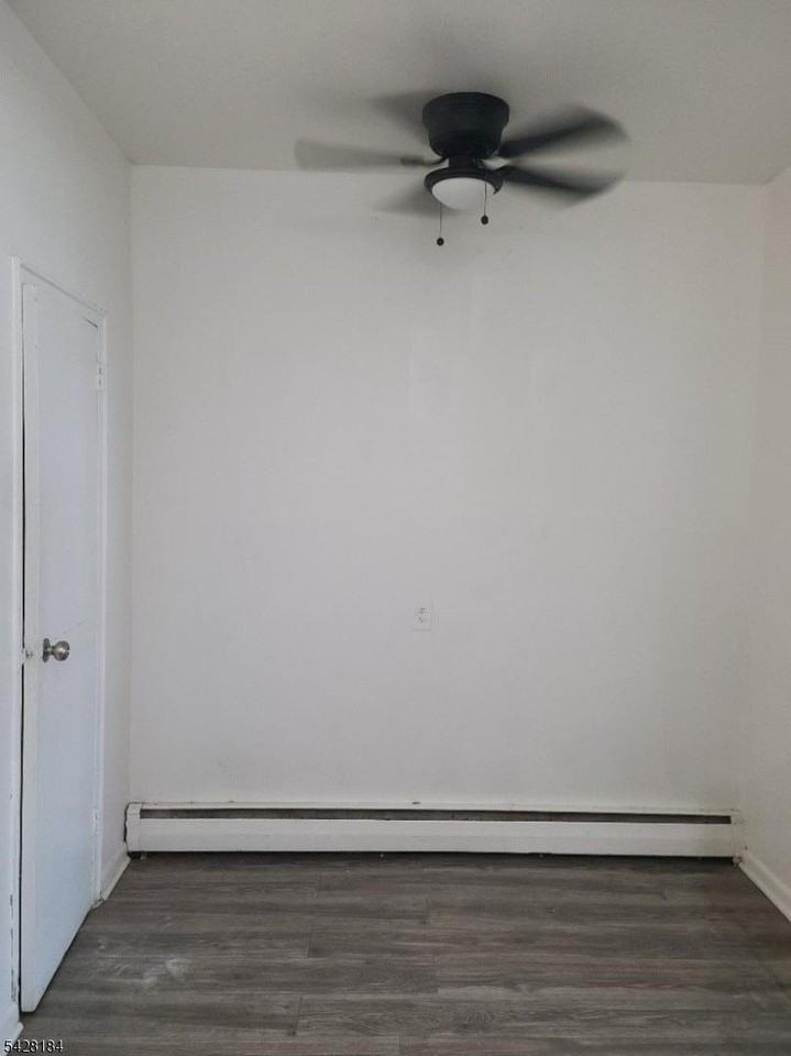 312 Franklin Ave #5 - Photo 3 of 7