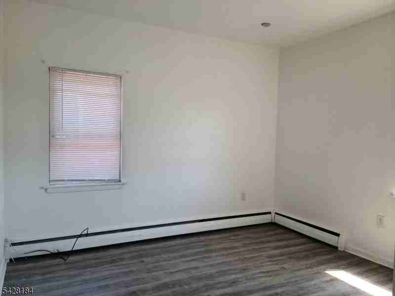 312 Franklin Ave #5 - Photo 6 of 7