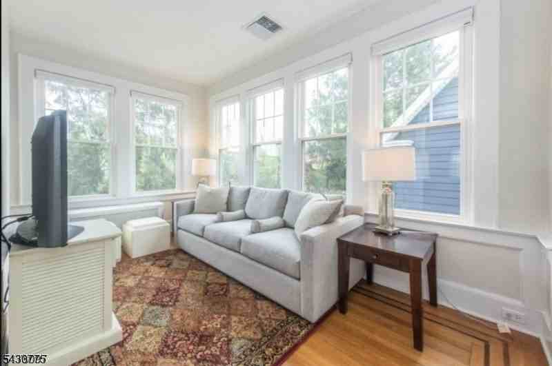 238 Park St #2 - Photo 4 of 15