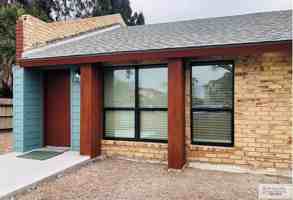 featured image of 3901 Las Palmas Cir