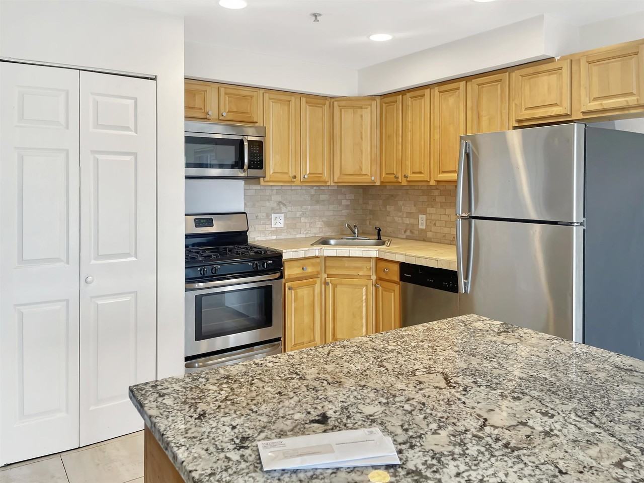 8913 Riverside Pl #3 - Photo 7 of 17