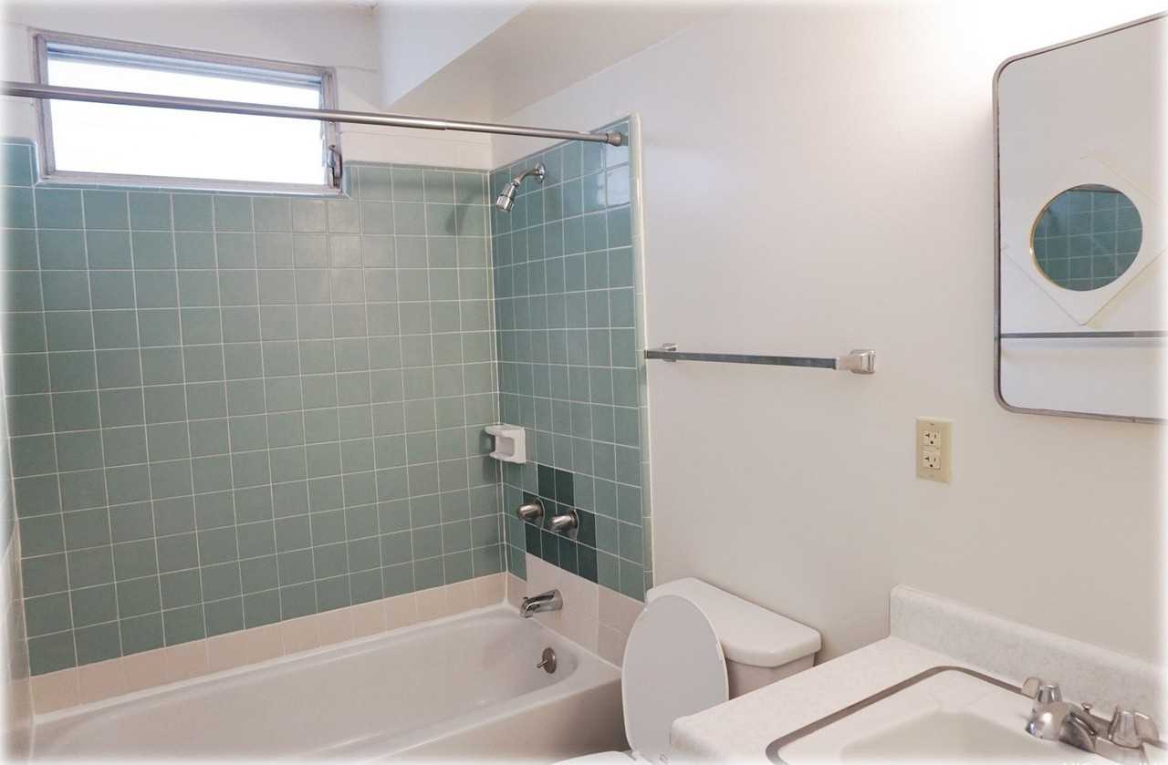 1254 Lunalilo St #303 - Photo 6 of 10