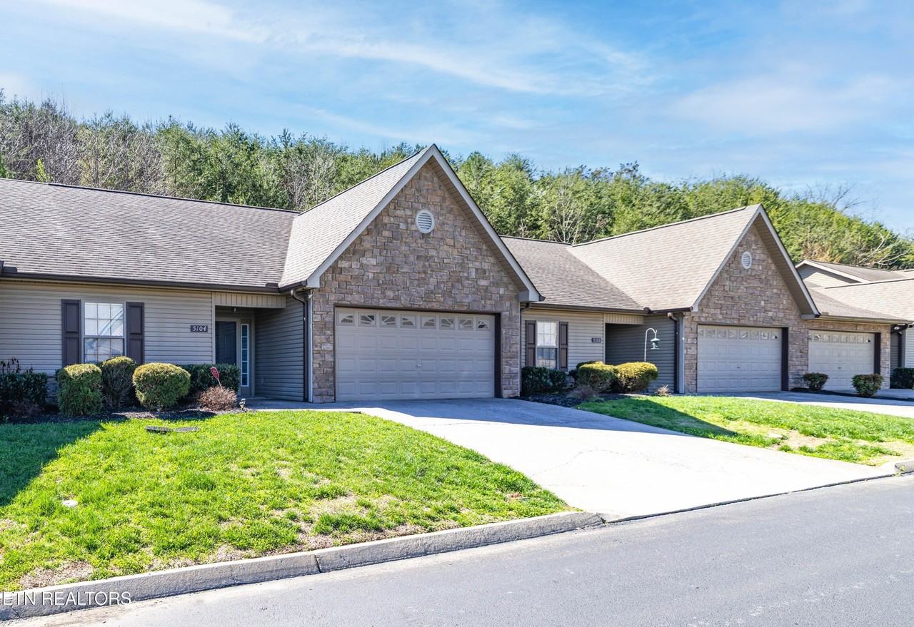 5104 Cates Bend Way - Photo 3 of 5
