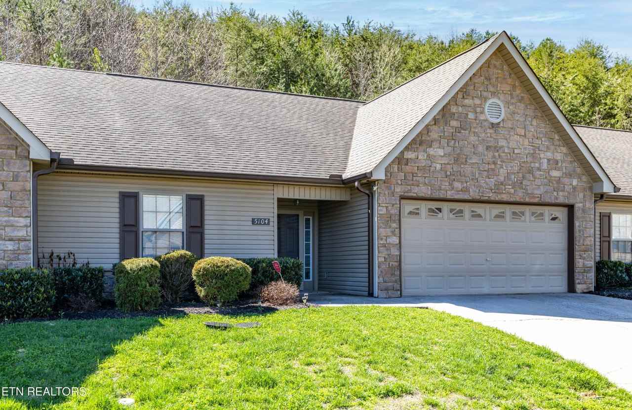 5104 Cates Bend Way - Photo 4 of 5