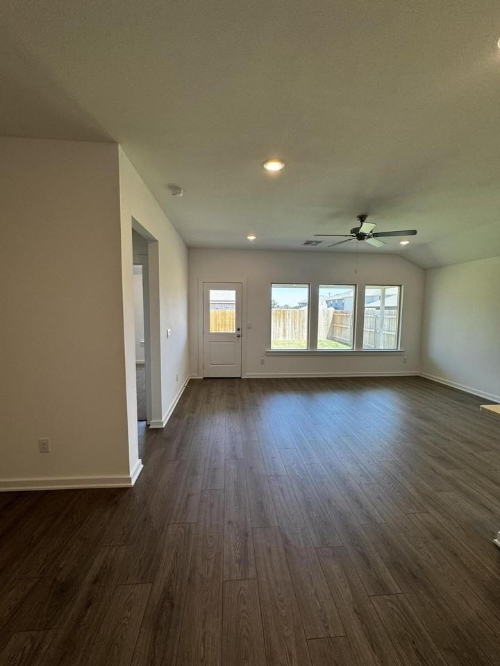 708 15th St - Photo 2 of 19