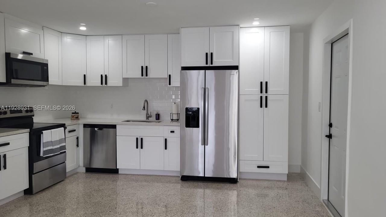 9228 Sw 37th St #9228 - Photo 5 of 27