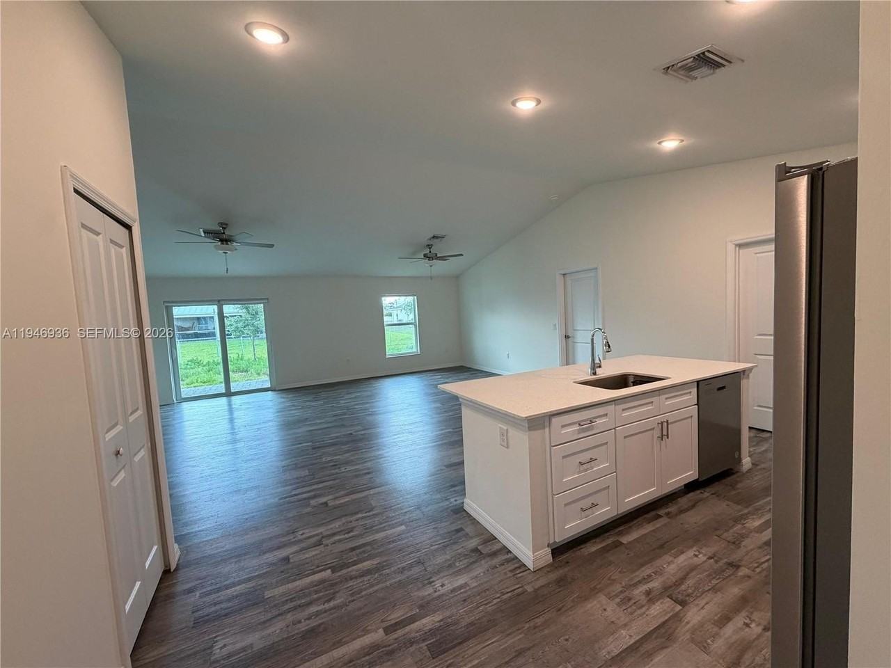 3223 Ne 14th Ave #0 - Photo 2 of 15