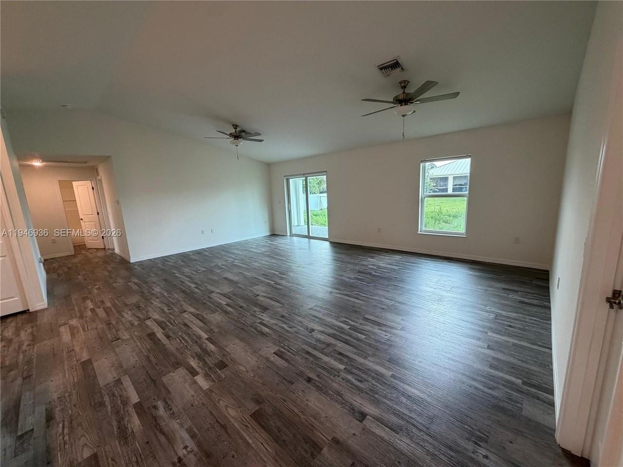 3223 Ne 14th Ave #0 - Photo 4 of 15