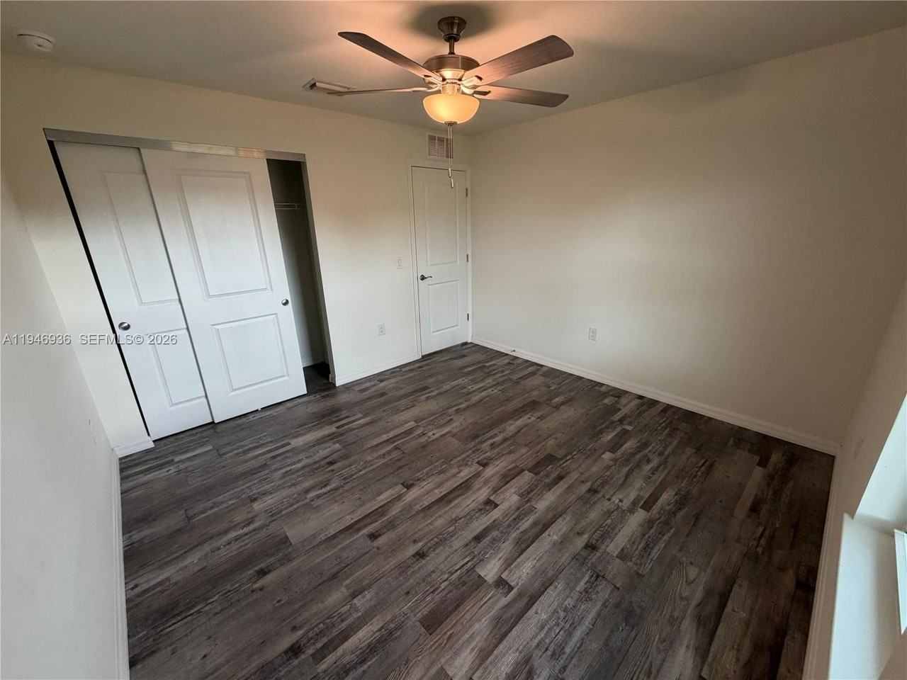 3223 Ne 14th Ave #0 - Photo 5 of 15