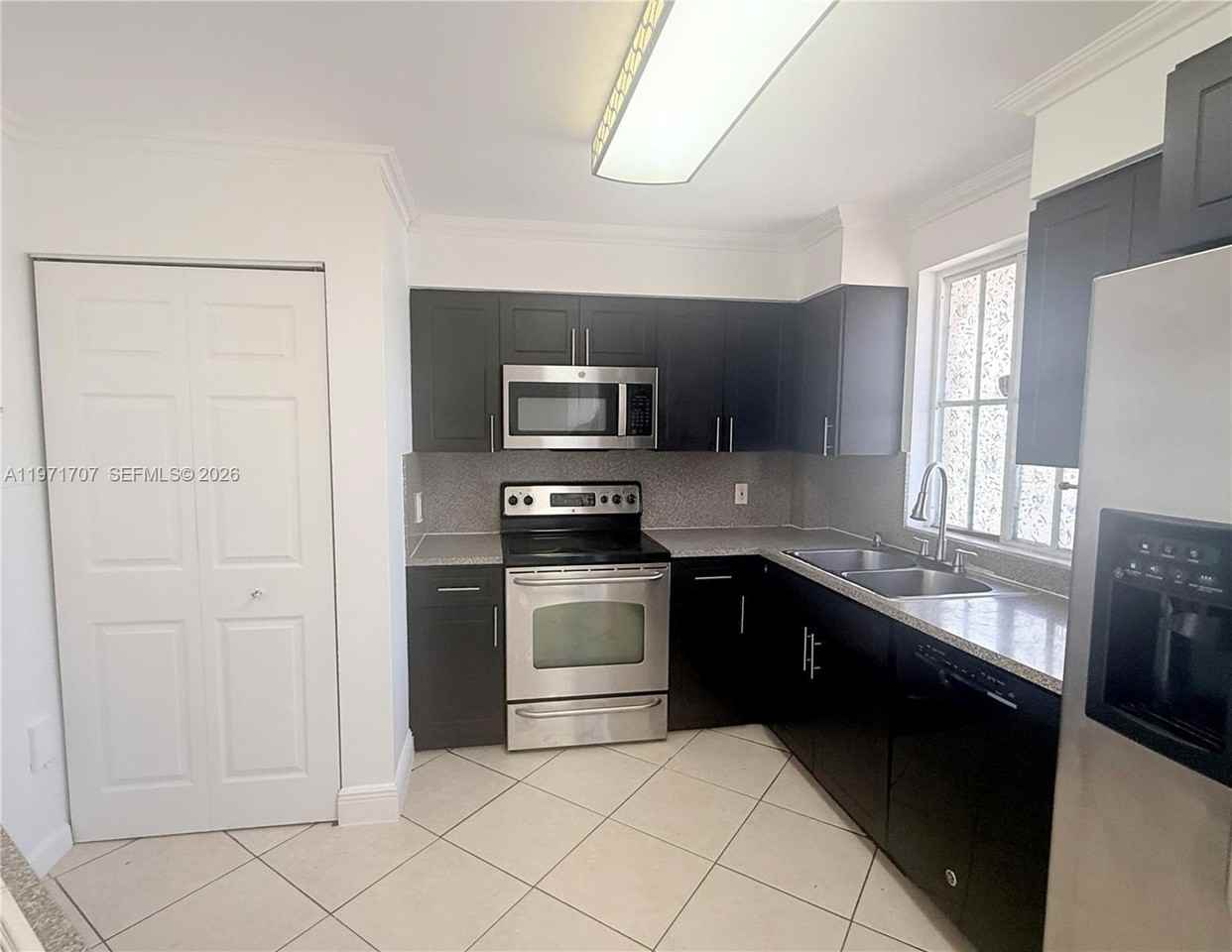 6155 Nw 186th St #308 - Photo 3 of 50