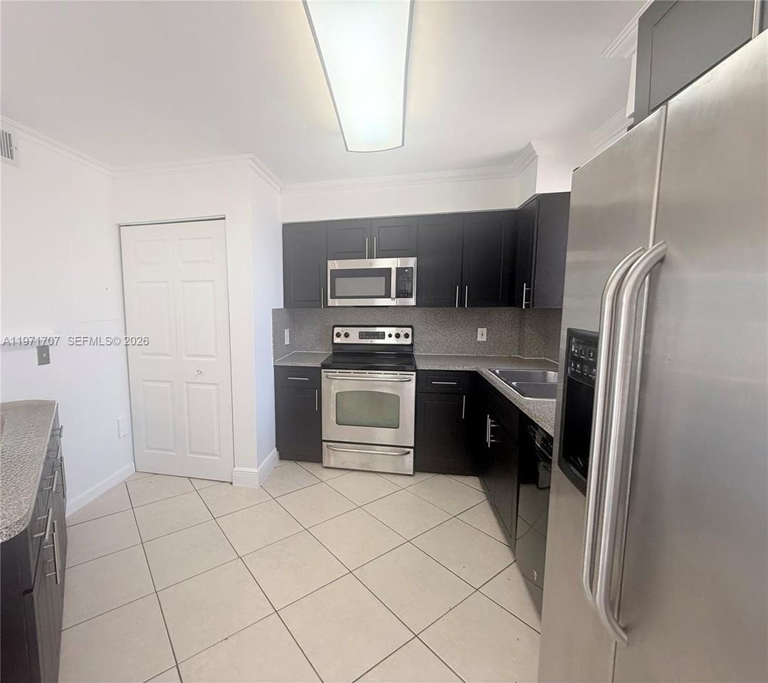 6155 Nw 186th St #308 - Photo 4 of 50