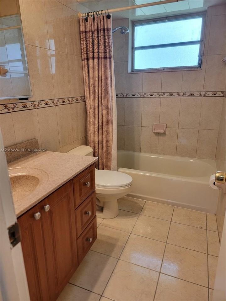 6510 Sw 20th St #0 - Photo 5 of 12