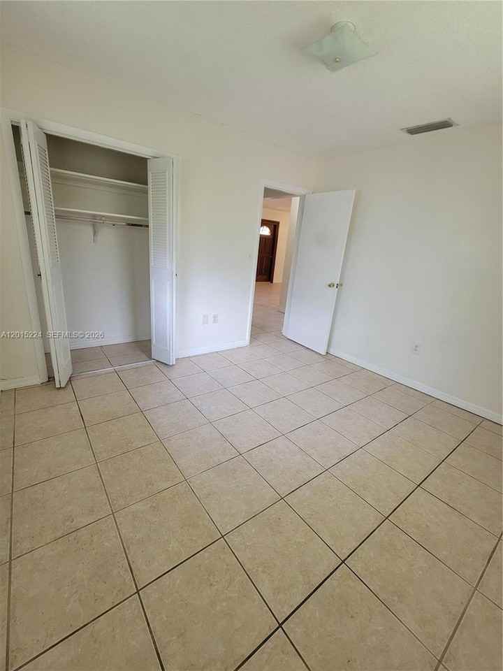 6510 Sw 20th St #0 - Photo 6 of 12