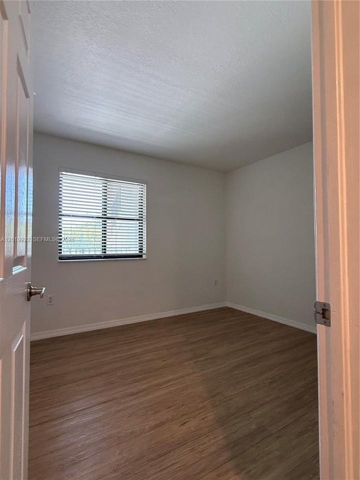 22731 Sw 88th Pl #205 - Photo 4 of 12