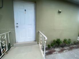 1842 Thomas St #R - Photo 1 of 1