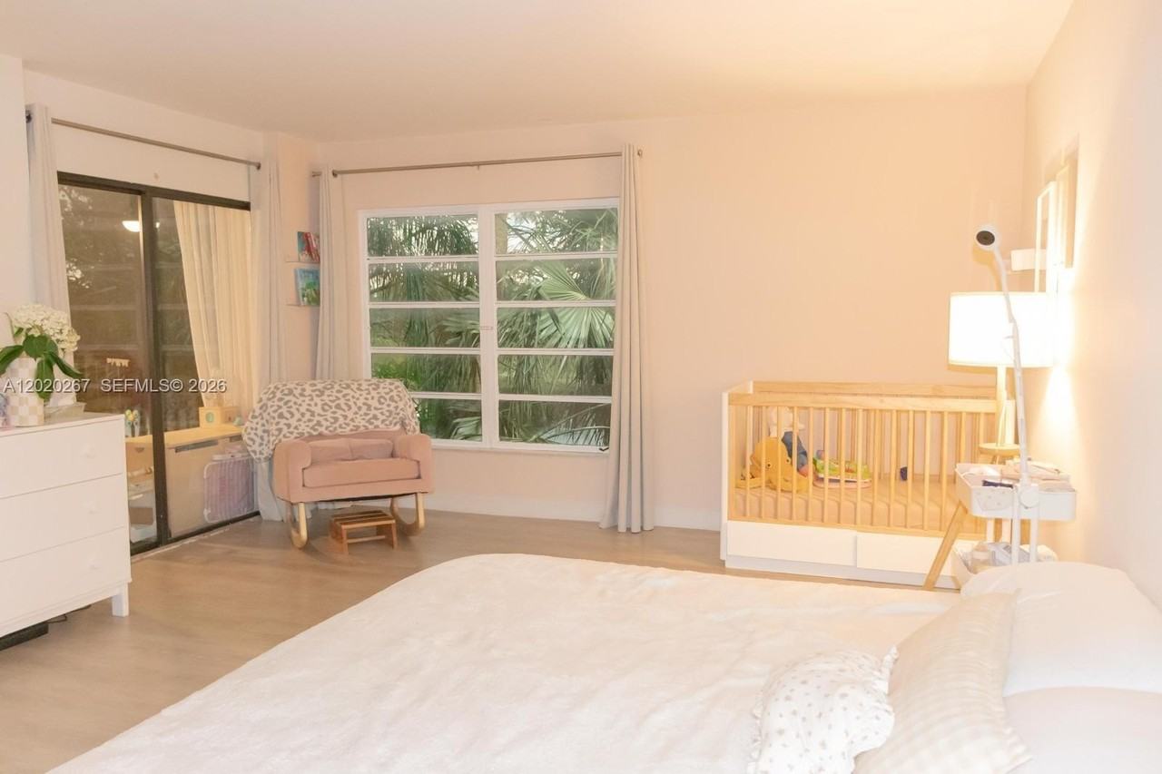 2200 S Cypress Bend Dr #204 - Photo 6 of 19