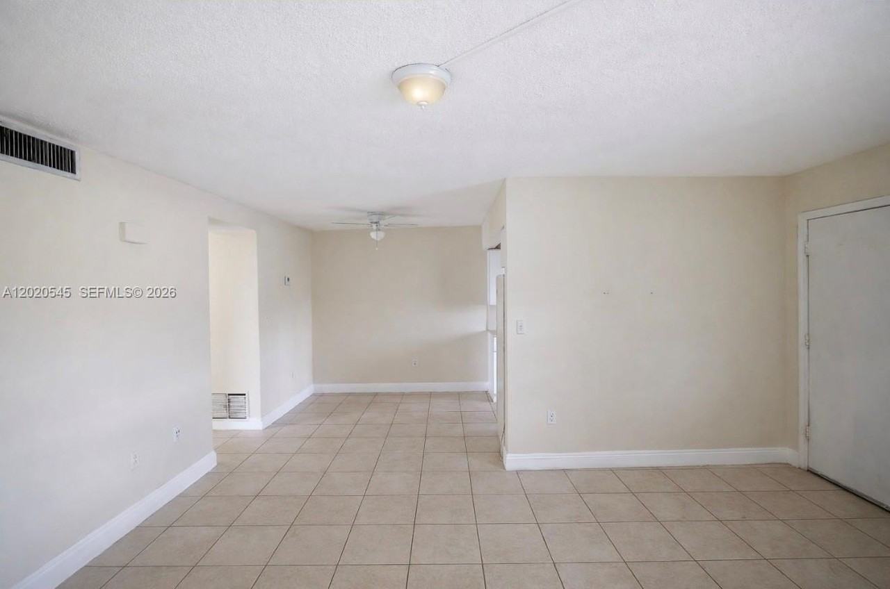 12275 Ne 19th Ave #11 - Photo 5 of 16