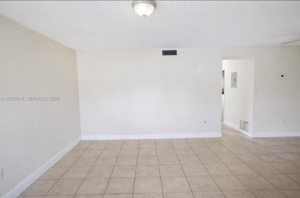 12275 Ne 19th Ave #11 - Photo 7 of 16