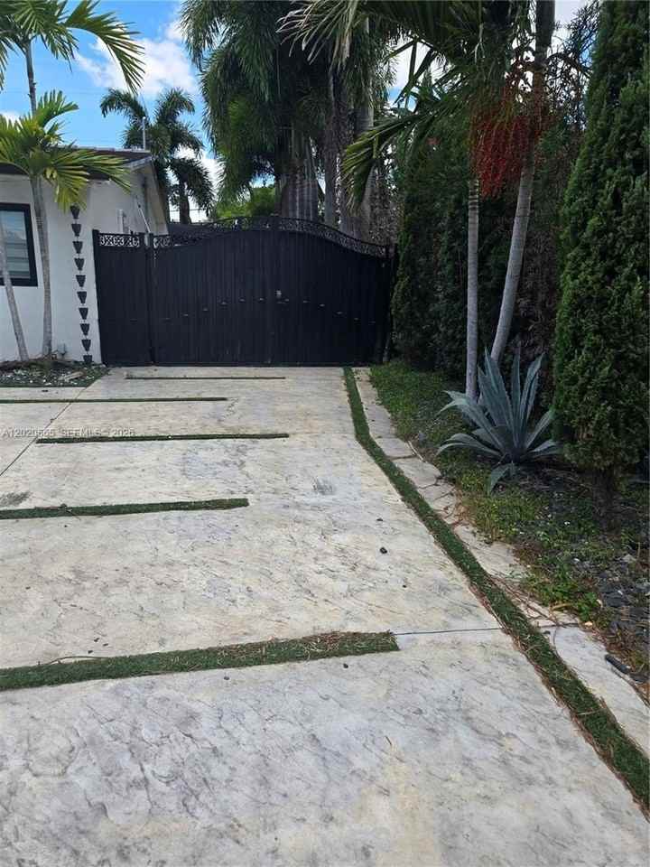 1730 Sw 93rd Ct - Photo 2 of 6