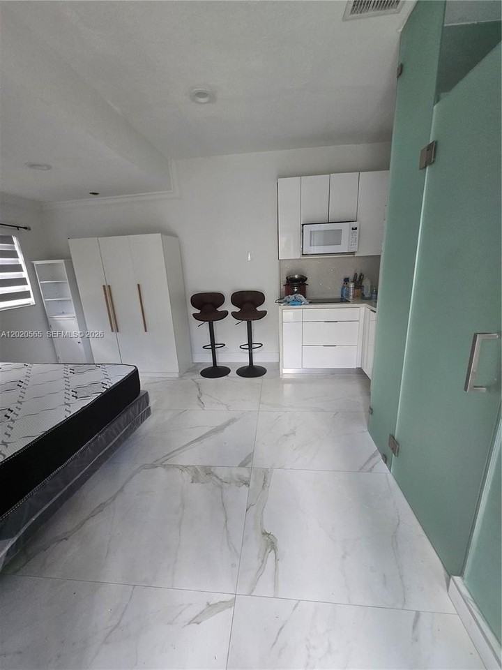 1730 Sw 93rd Ct - Photo 3 of 6